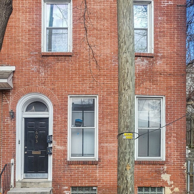 Photo - 603 W 4th St Unit Apt 2