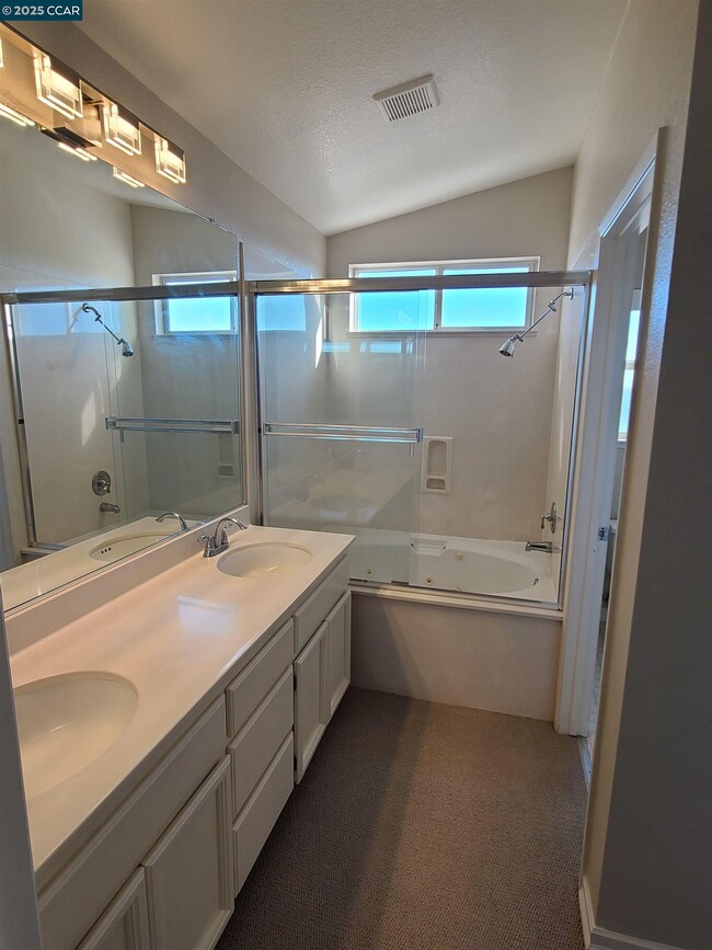 Photo - 34 Shorewood Ct