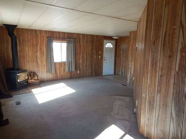 Photo - 2 Bedroom Manufactured on South End of Prineville, Close to Hospital - Available Mid May!