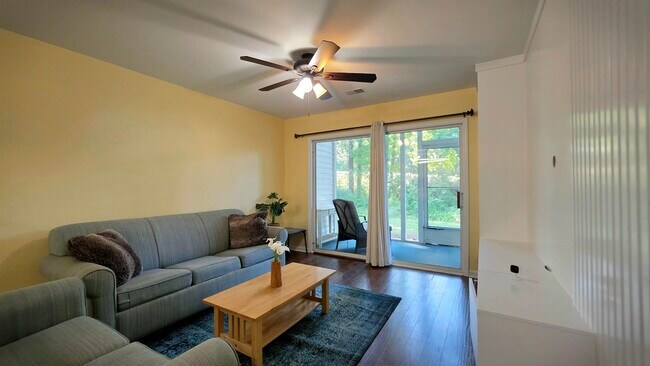 1258 River Oaks Dr