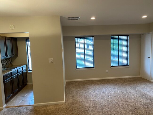 Living room - 34 Navajo Ct Unidad 34