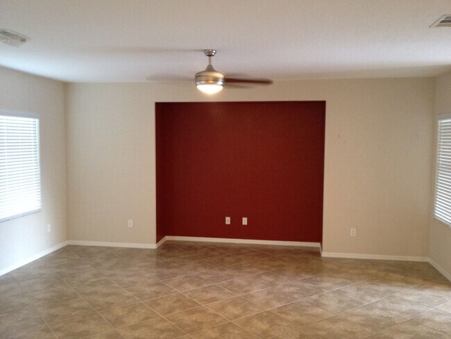 Photo - Aliante. Large Floor Plan, Kitchen has Gra...