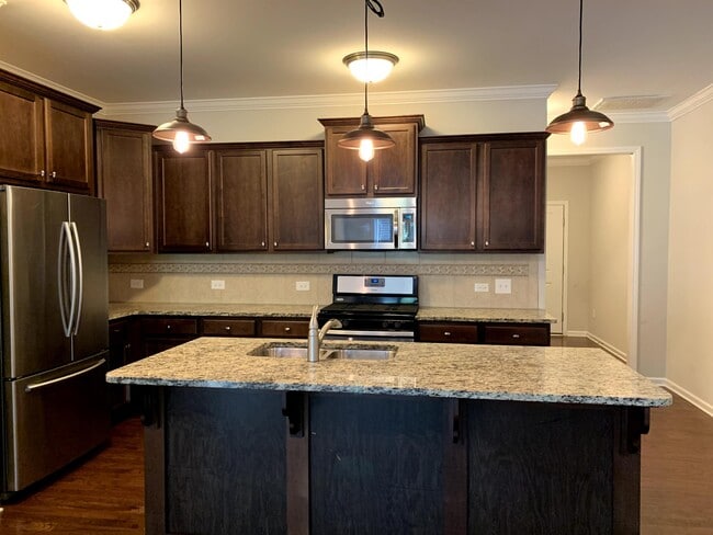 Photo - 204 Princess Pl