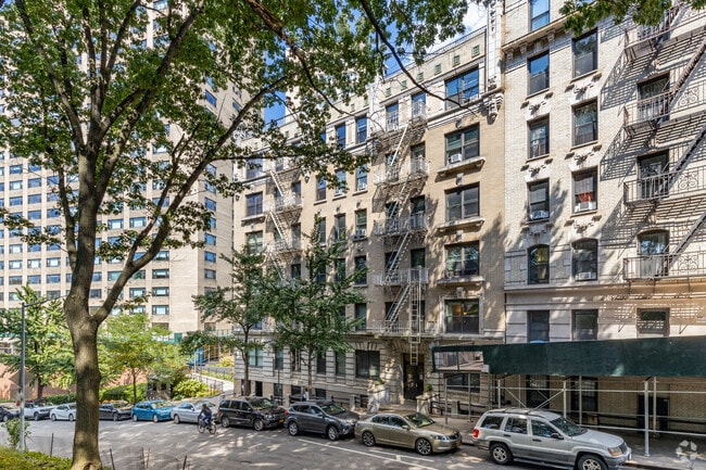 Photo - 552 Riverside Dr