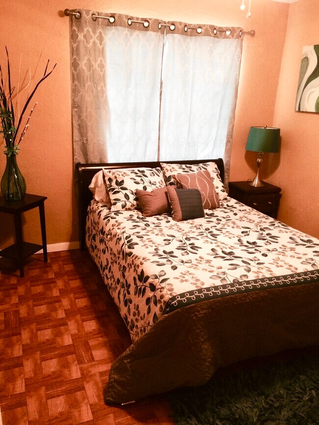 Photo - 1801 W Craig Pl