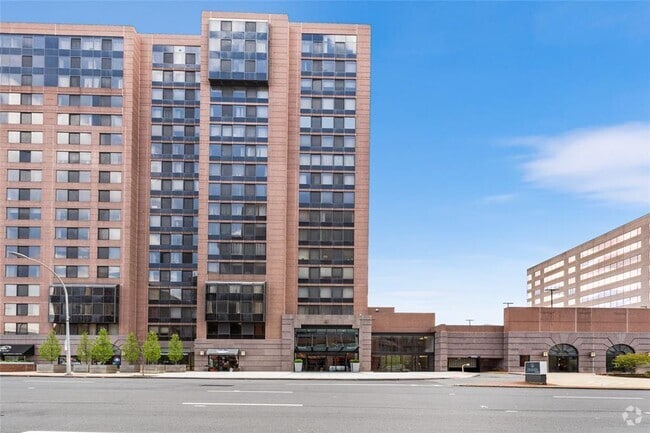 Building Photo - 4 Martine Ave Unit 1109 Rental