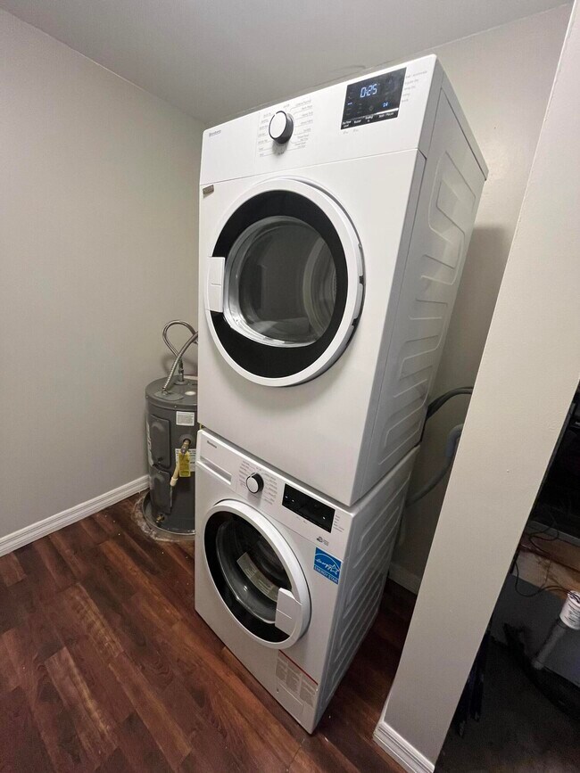 Photo - 613 NE 4th St Unidad 202