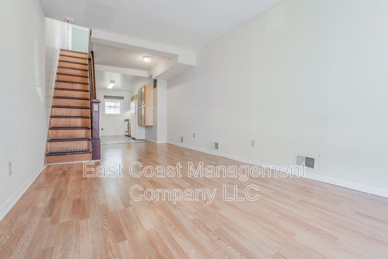 Photo - 102 N Rose St
