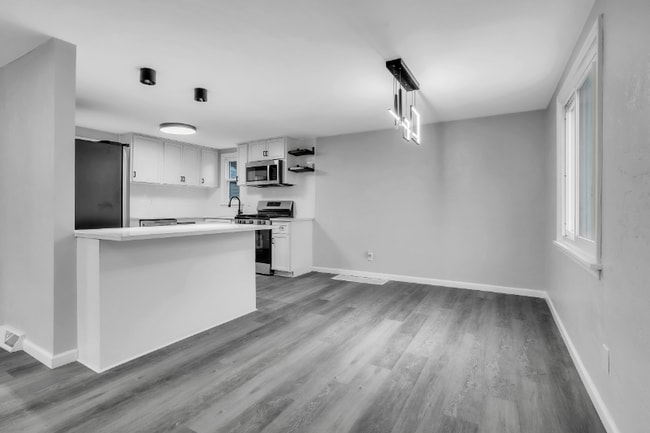 Photo - 1209 Cloverfield Dr