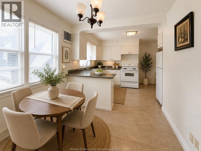 Photo - 610 N Talbot Rd
