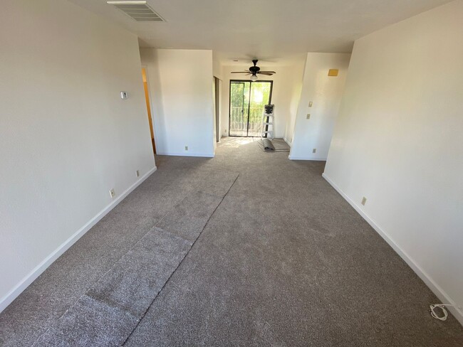 La Tierra Gardens - 2/1 Upstairs Apartment - La Tierra Gardens - 2/1 Upstairs Apartment Unit 9339-34