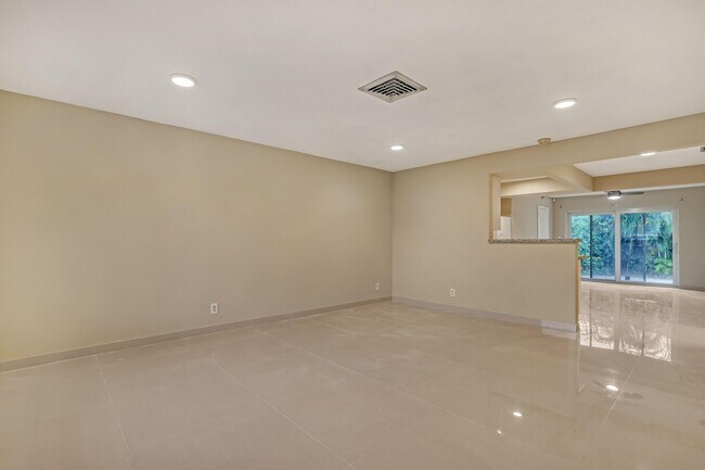 Photo - 3548 NE 5th Dr