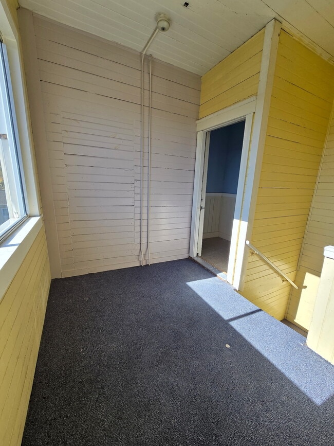 Photo - 266 Belmont St Unit Third Floor