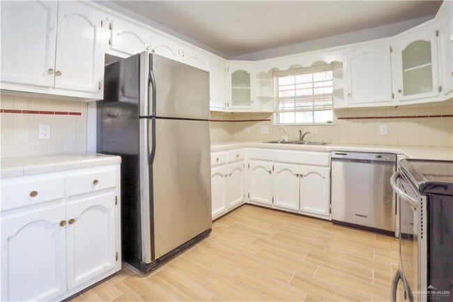 Photo - 9 Redbud Ave