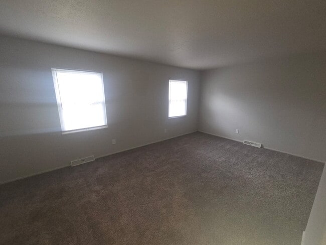 Photo - 407 Mathews Rd