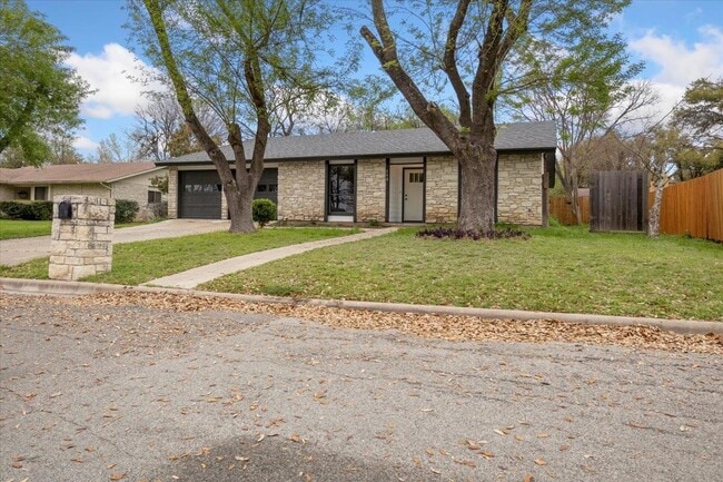 502 Pin Tail Ln