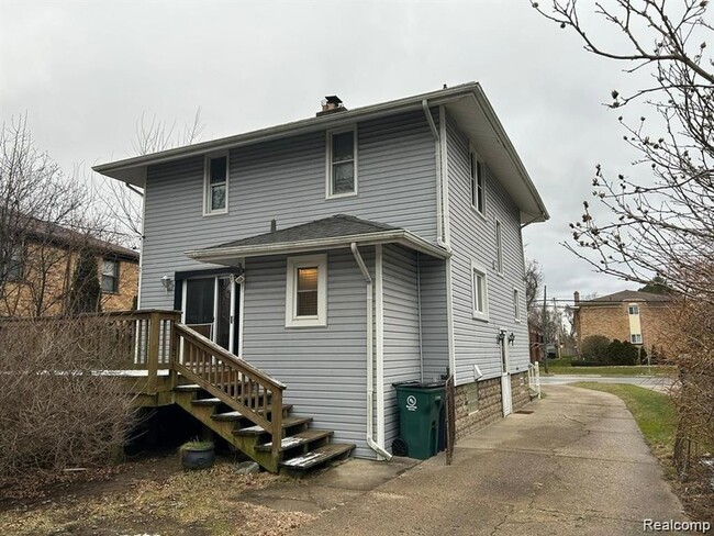 Photo - 613 E Lincoln Ave