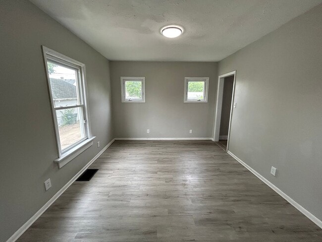 Photo - Spacious 3-Bedroom, 1 Bathroom Home Locate...