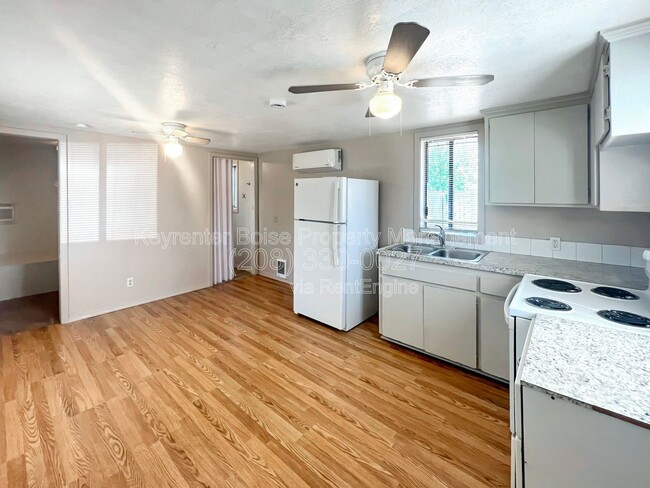 Photo - 1819 Arthur St Unit C