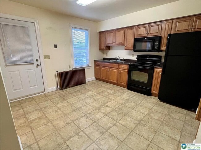 Photo - 351 Lehigh Ave Unidad 2