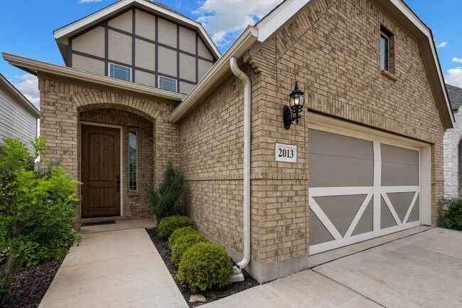 Building Photo - 2013 Flametree Ave