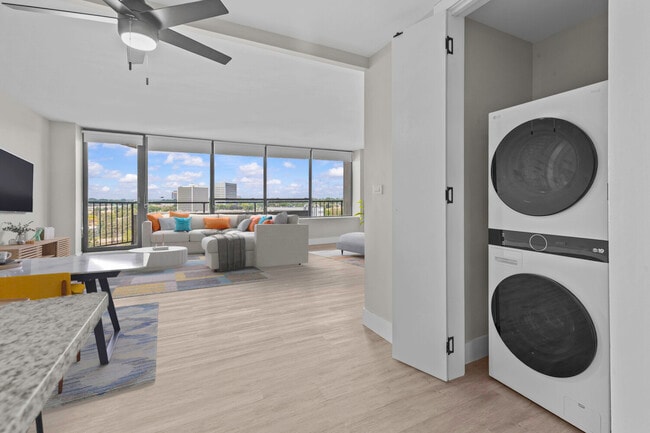 Studio with washer and dryer