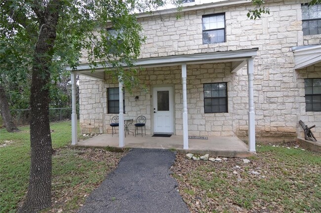 Building Photo - 8912 Circle Dr Rental