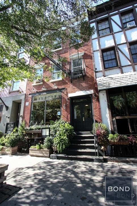 Photo - 529 Hudson Street