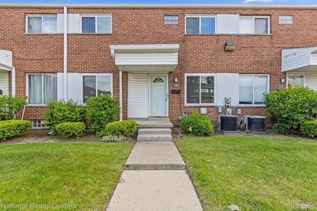 Building Photo - 534 St Maron Pl Unit 107