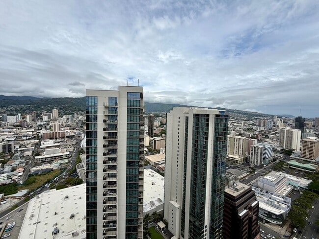Photo - The Central Ala Moana: 1 Bed, 1 Bath Top Floor Unit with 1 Parking Unit 4204