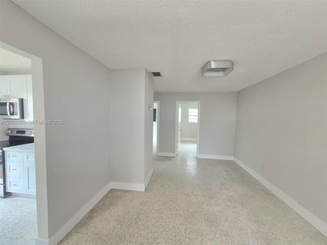 Photo - 1715 SW 4th St Unidad 1717