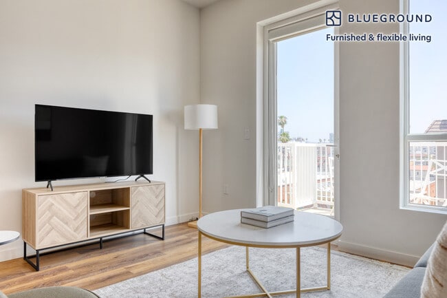 Photo - 839 Fedora St Unidad FL6-ID774