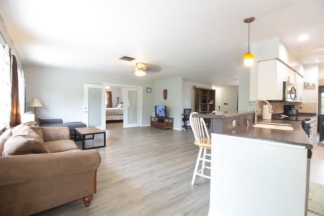 Photo - 77 Cardinal Dr