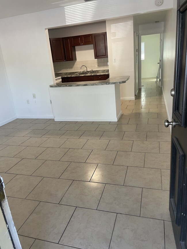 Building Photo - 2501 Harn Blvd Unit G9