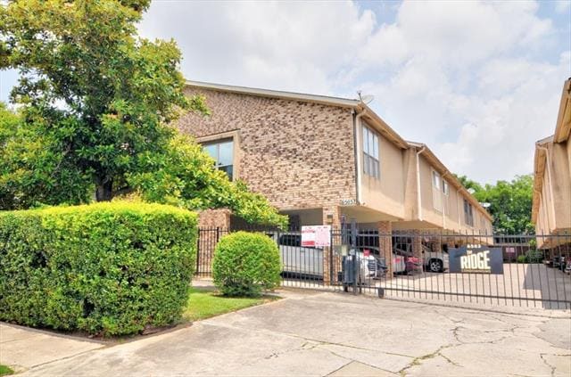 Building Photo - 6503 Ridgecrest Rd Unit 110/J