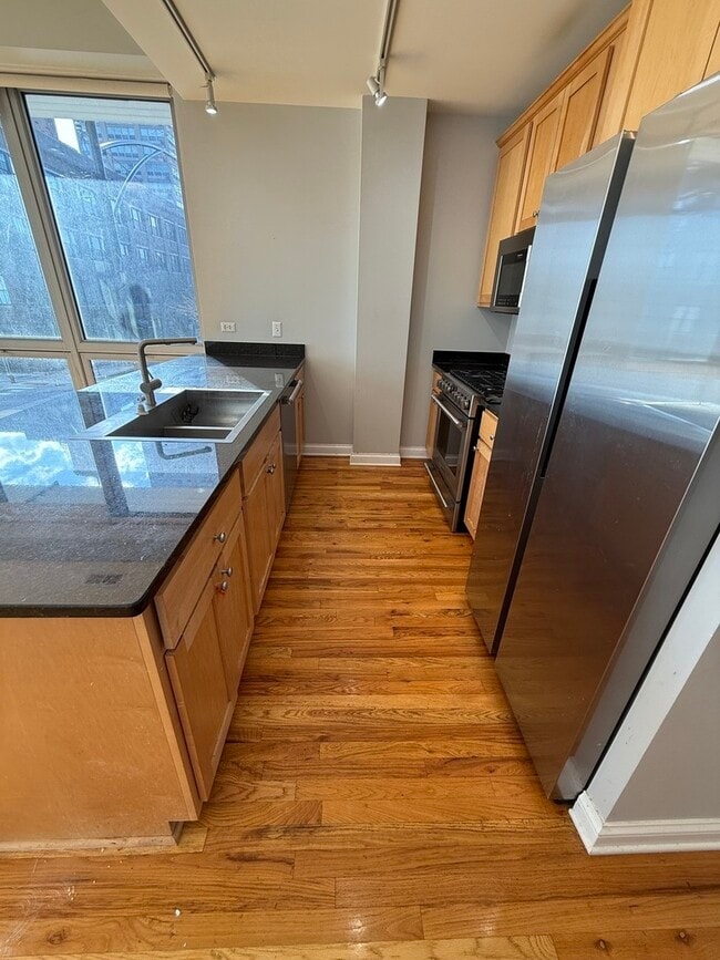 Photo - 2035 S Indiana Ave Unit 201