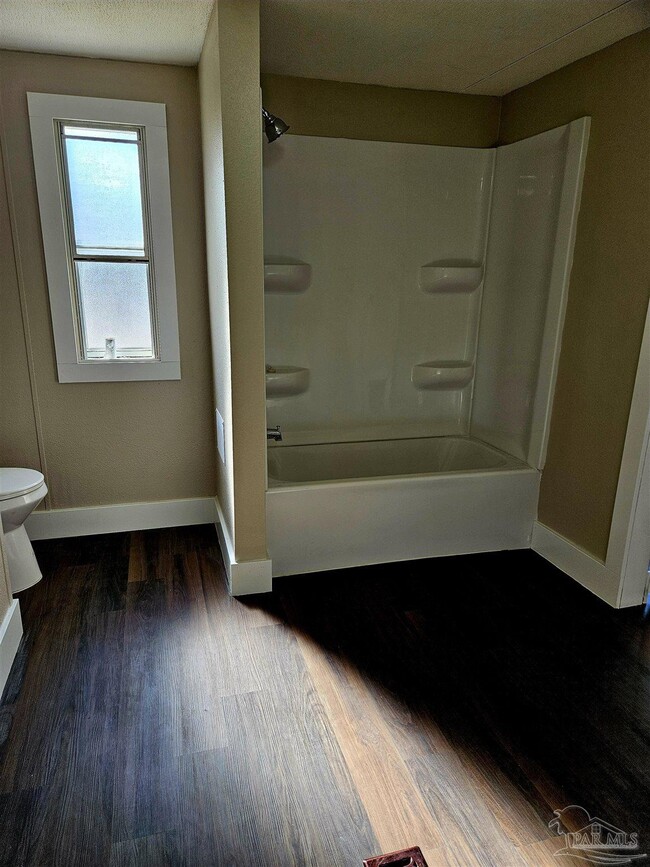 Photo - 4240 Ewell St