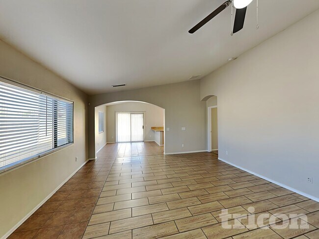 5206 W Pecan Rd