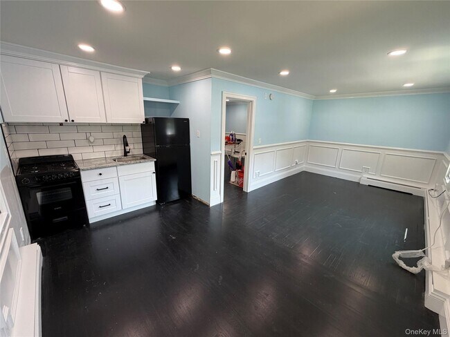 Photo - 305 Smithtown Blvd