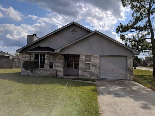 Building Photo - House for Rent