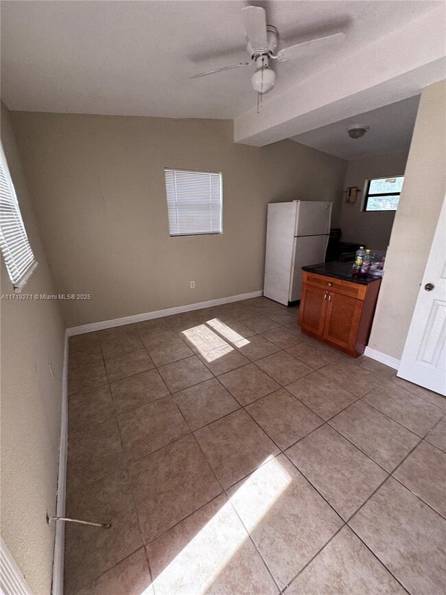 Photo - 17747 NW 18th Ave Unidad #Back