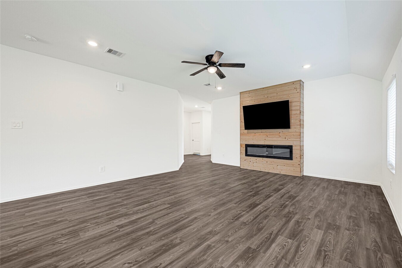 Photo - 17123 Daylily Dune Wy