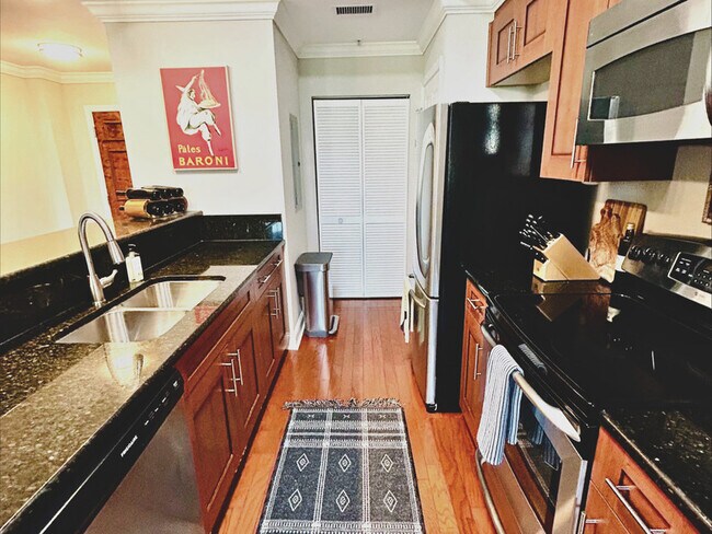 Photo - 300 W 5th St Unit 412