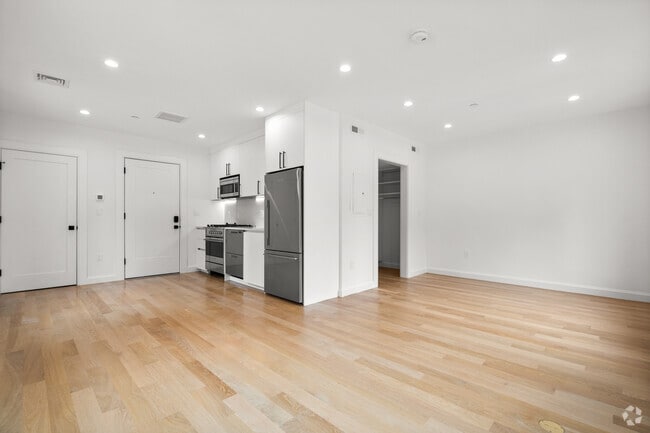 Building Photo - 1618 Beacon St Unit 3 Rental