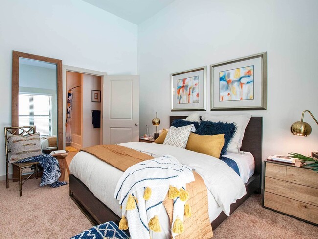 Photo - Advenir at Station 121