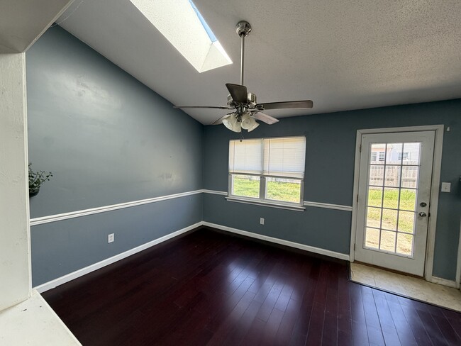 Photo - 2005 Handel Ct