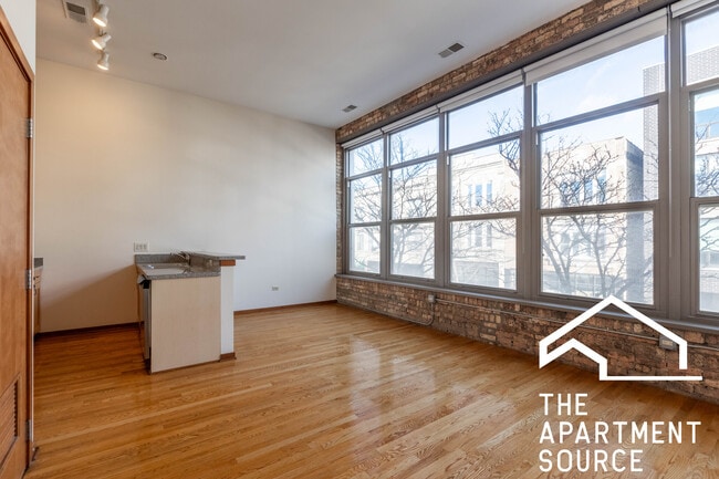 Photo - 2934 N Milwaukee Ave Condo Unit 06