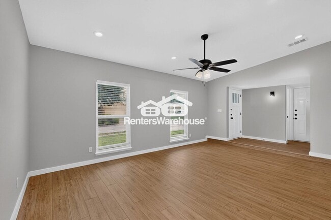 Photo - 4413 Campion Ln