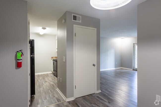 2BR, 1.5BA - 1065SF - Vines at Edmond