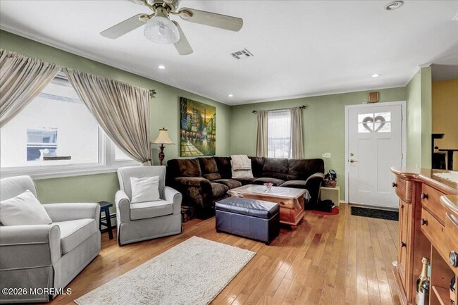 Photo - 53 Chesterfield Ln